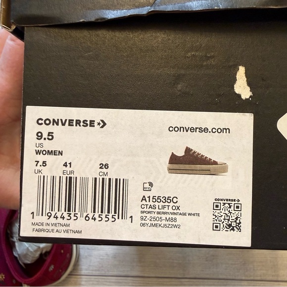 Converse Women’s Maroon Floral Sneakers - Picture 11 of 11